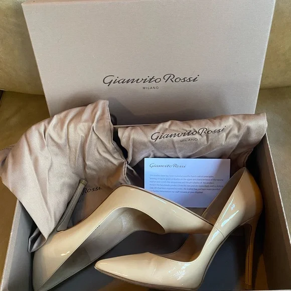 Gianvito Rossi
Vernice Nude Pumps / Heels - Picture 1 of 12